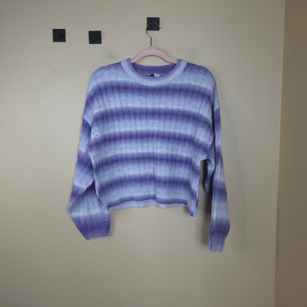 H&M Divided Long Sleeve Purple Strip Ribbed Crop Sweater Size M